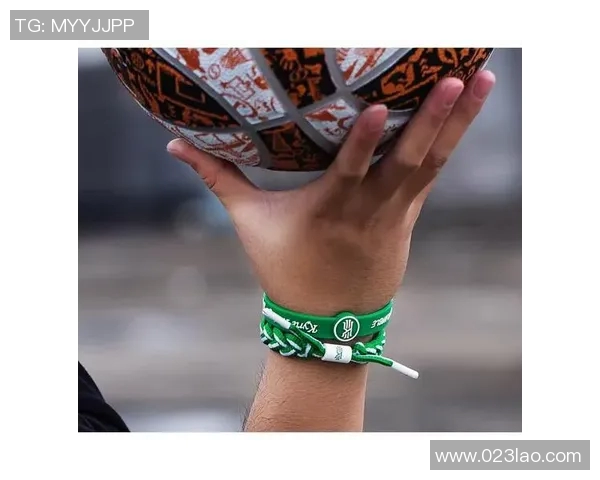 热血绿茵闪耀腕间足球球星同款手环手链尽显运动魅力 热血绿茵闪耀腕间足球球星同款手环手链尽显运动魅力